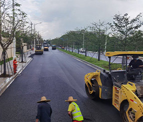 花园小区楼盘路面施工